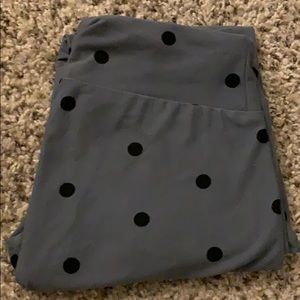 Lularoe OS grey and black polka dot leggings